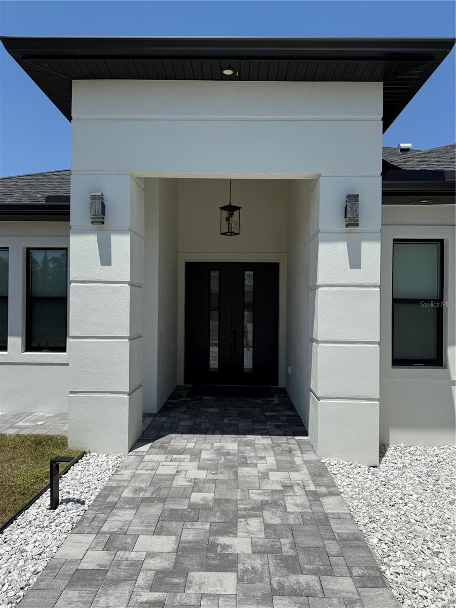 Image 3 of 58 For 725 Clearview Drive