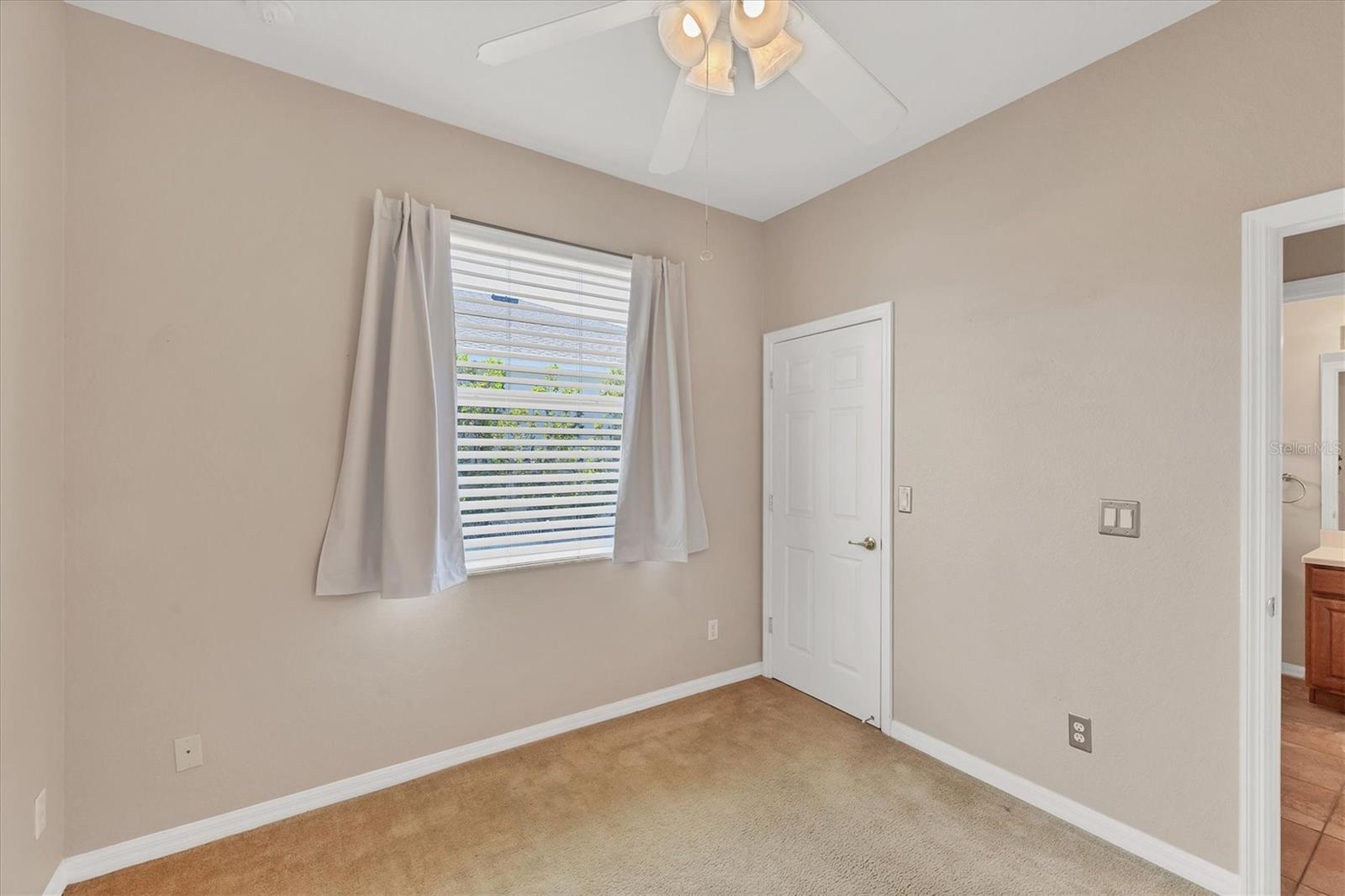Image 17 of 39 For 10495 Atenia Street