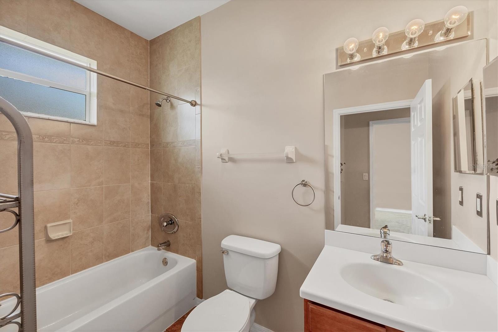 Image 18 of 39 For 10495 Atenia Street