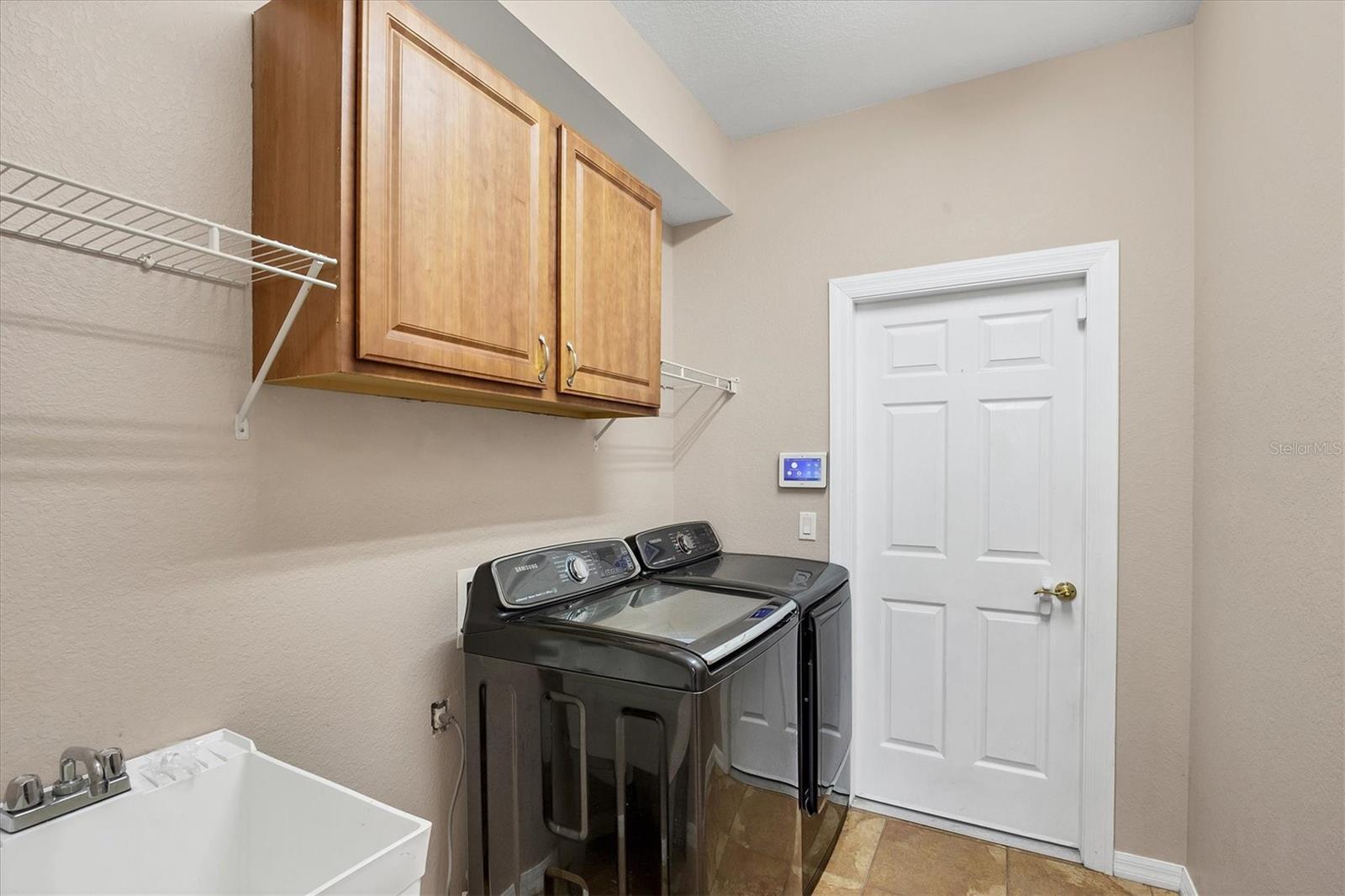 Image 23 of 39 For 10495 Atenia Street