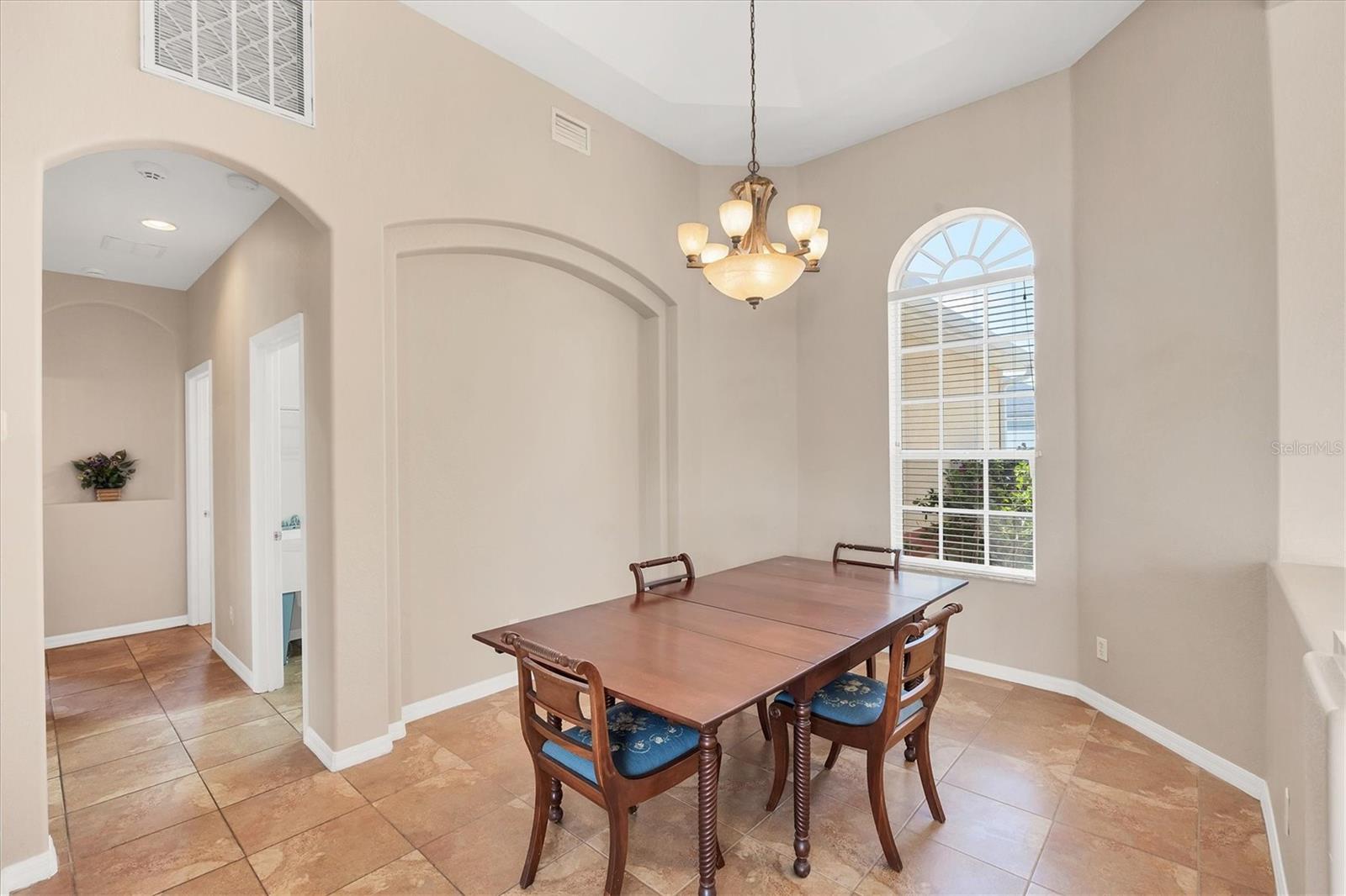 Image 7 of 39 For 10495 Atenia Street