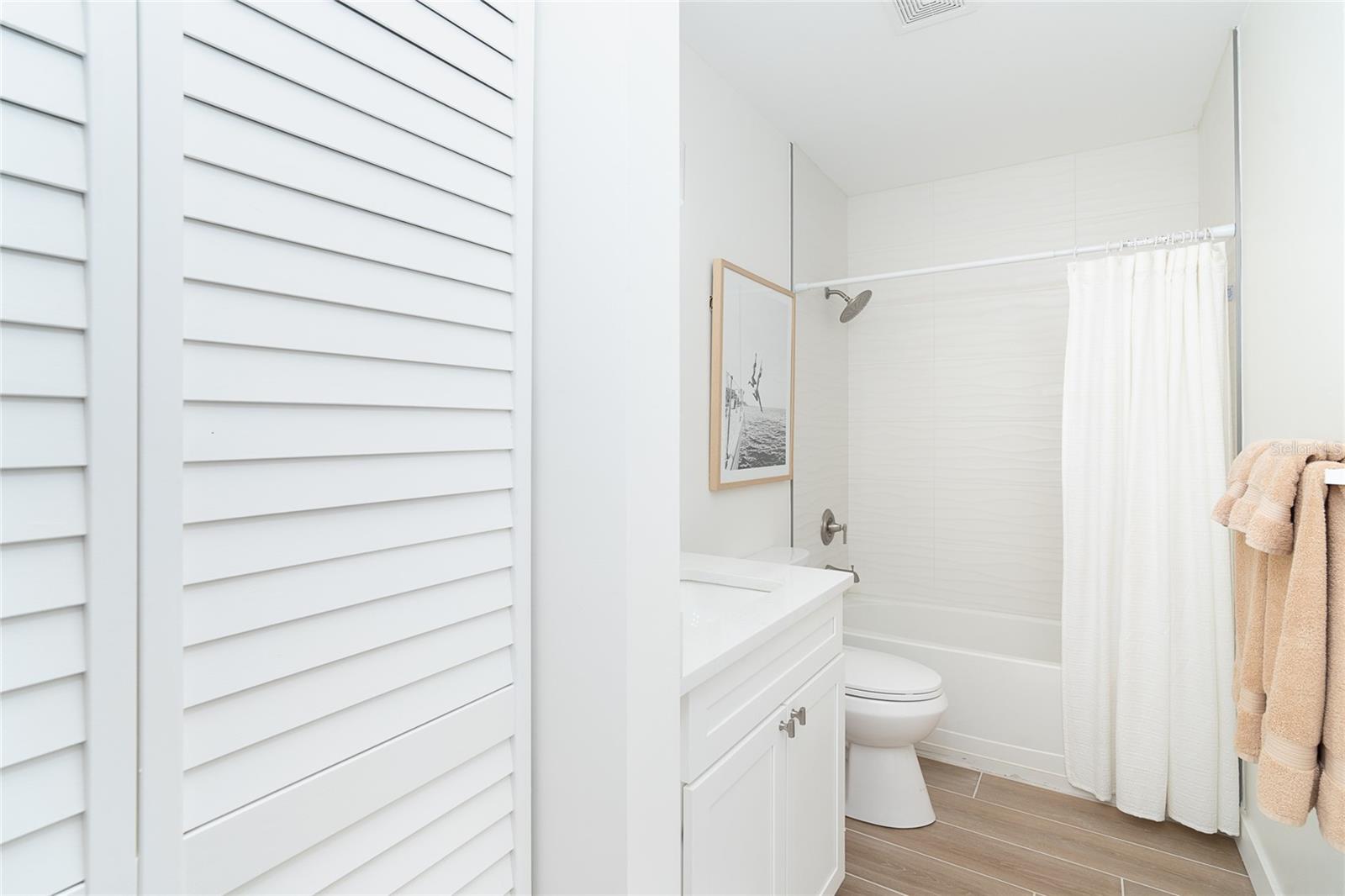 Image 28 of 44 For 8413 Placida Road 205