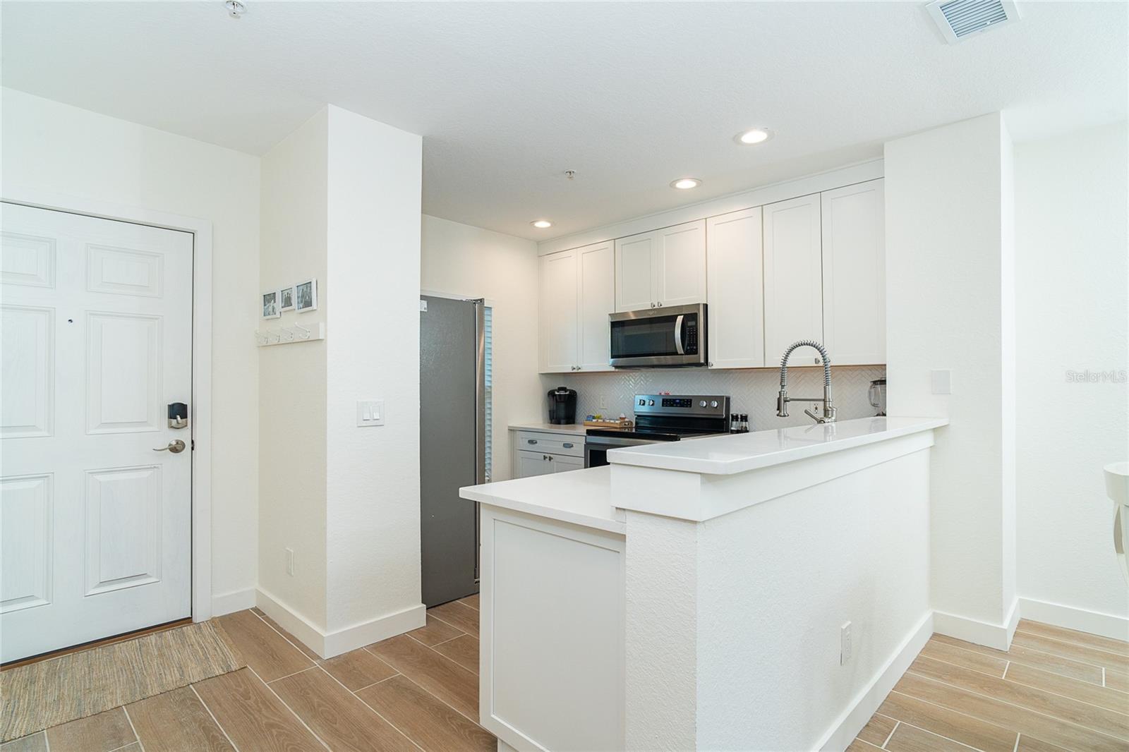 Image 5 of 44 For 8413 Placida Road 205