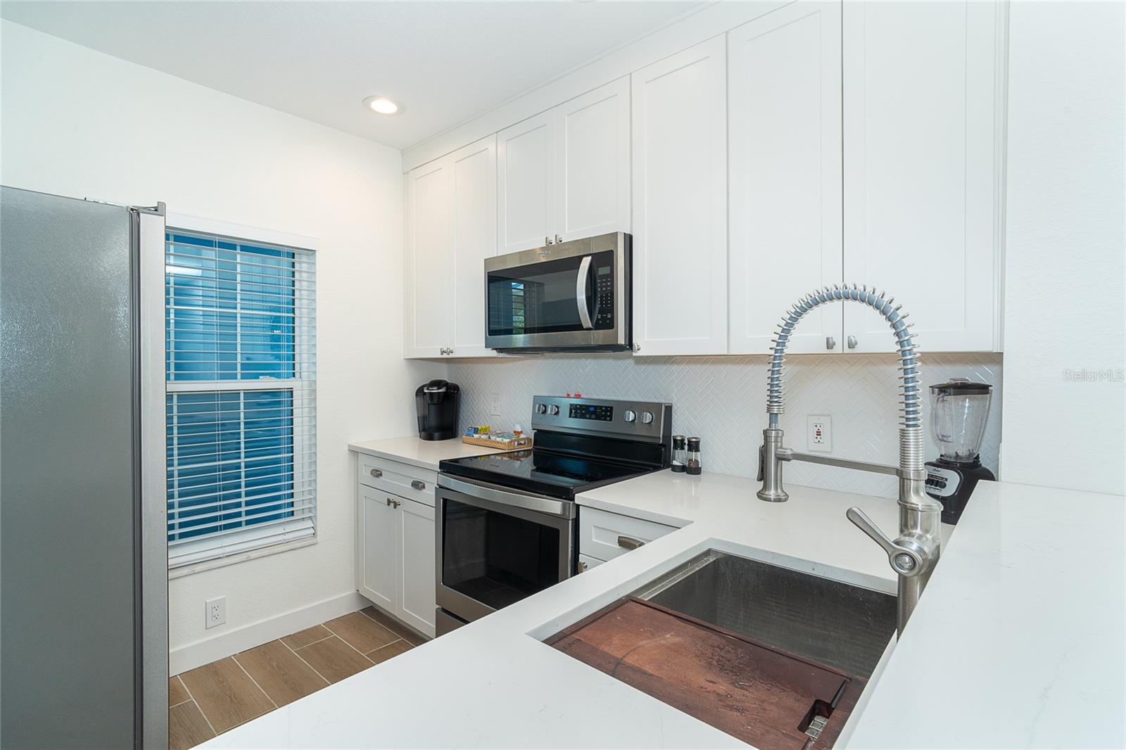 Image 6 of 44 For 8413 Placida Road 205