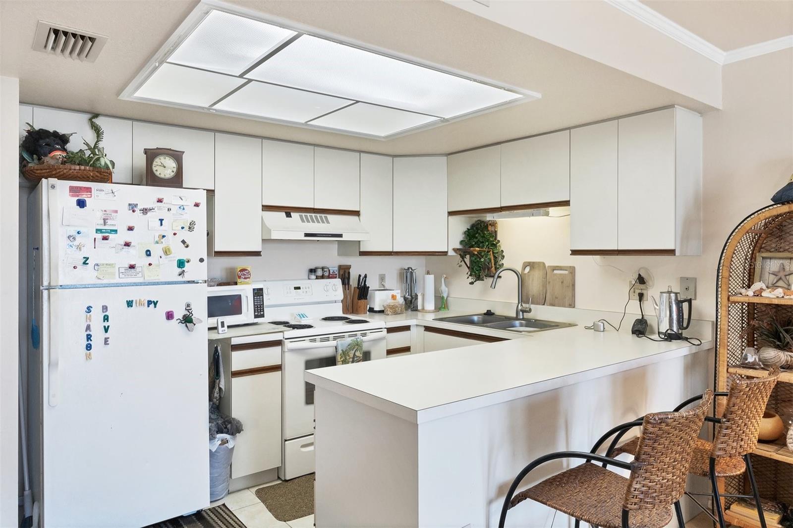 Image 10 of 43 For 4410 Warren Avenue 306