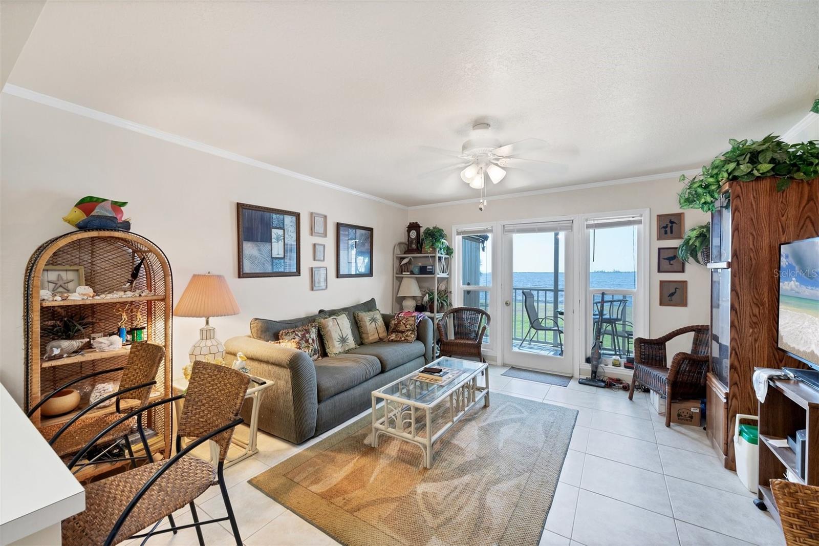 Image 5 of 43 For 4410 Warren Avenue 306