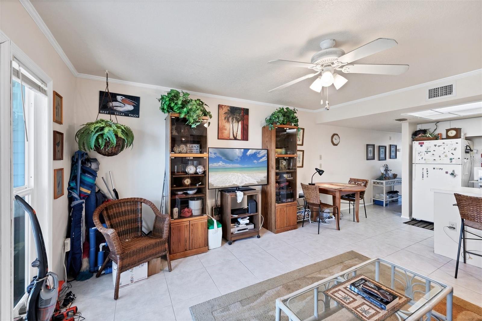 Image 6 of 43 For 4410 Warren Avenue 306
