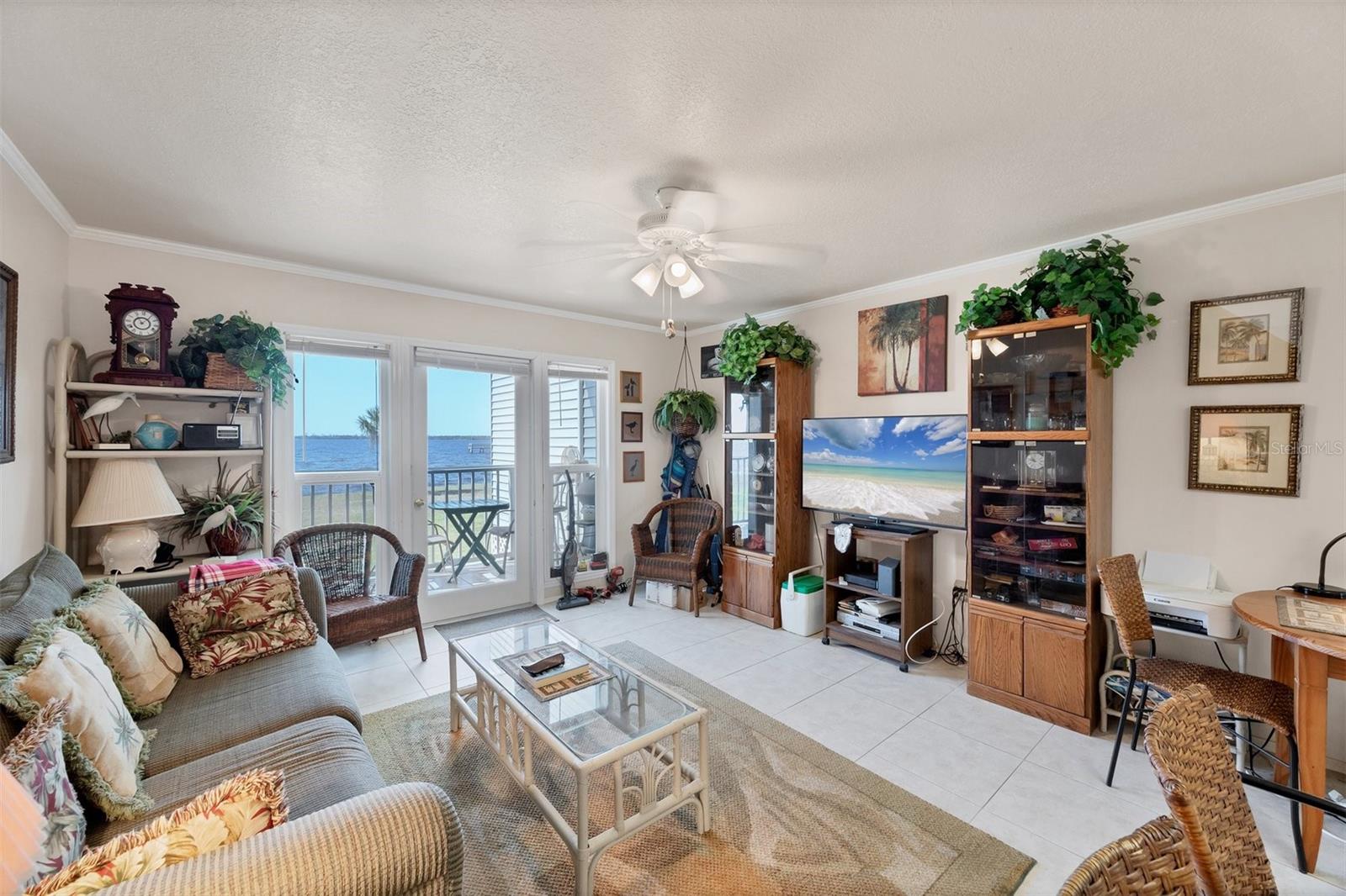 Image 7 of 43 For 4410 Warren Avenue 306