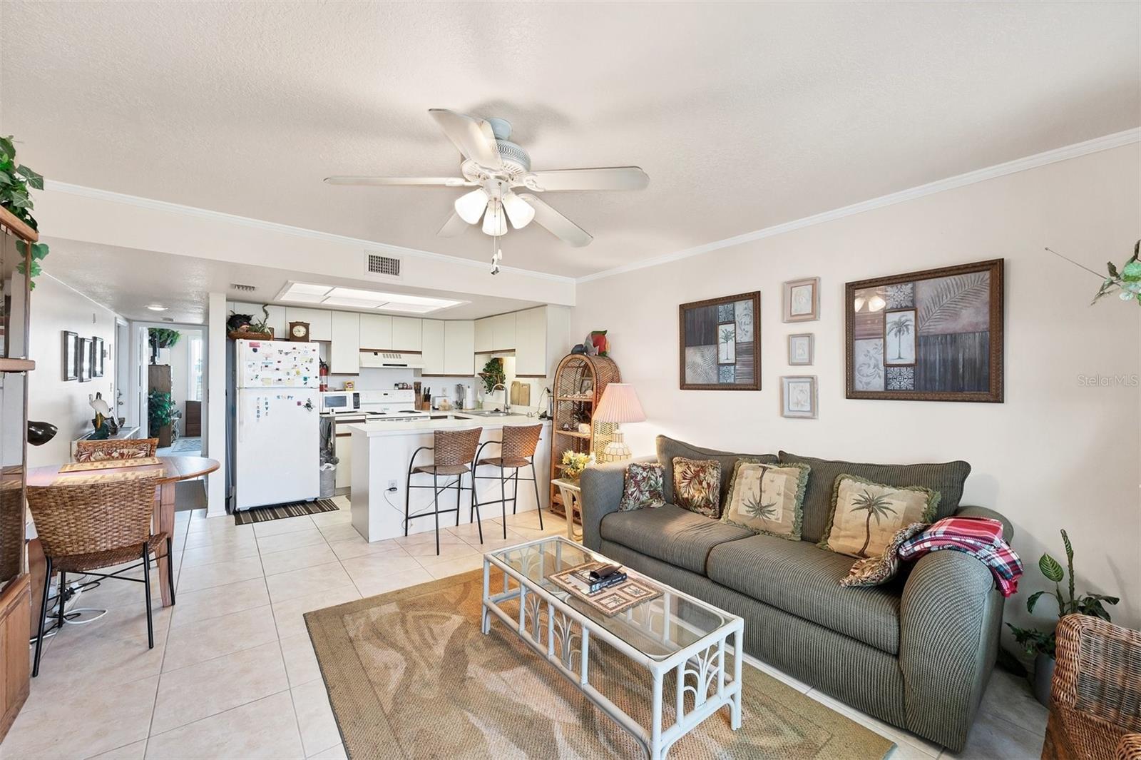 Image 8 of 43 For 4410 Warren Avenue 306