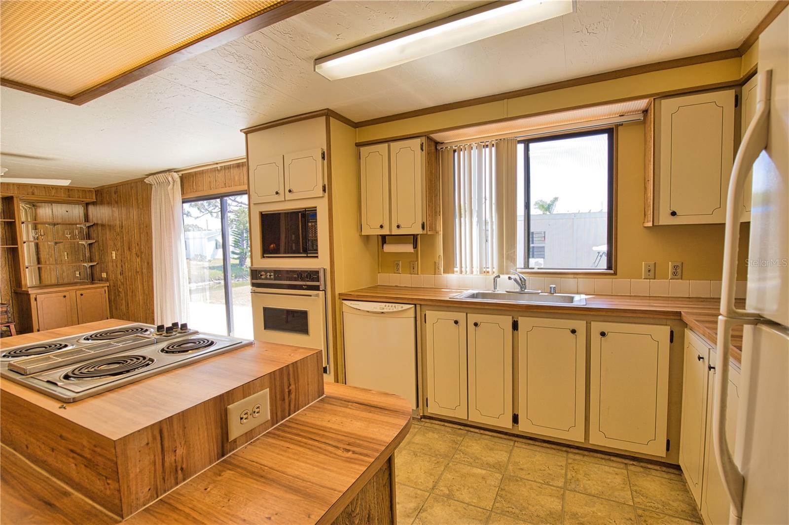 Image 14 of 44 For 1562 Sanderling Drive