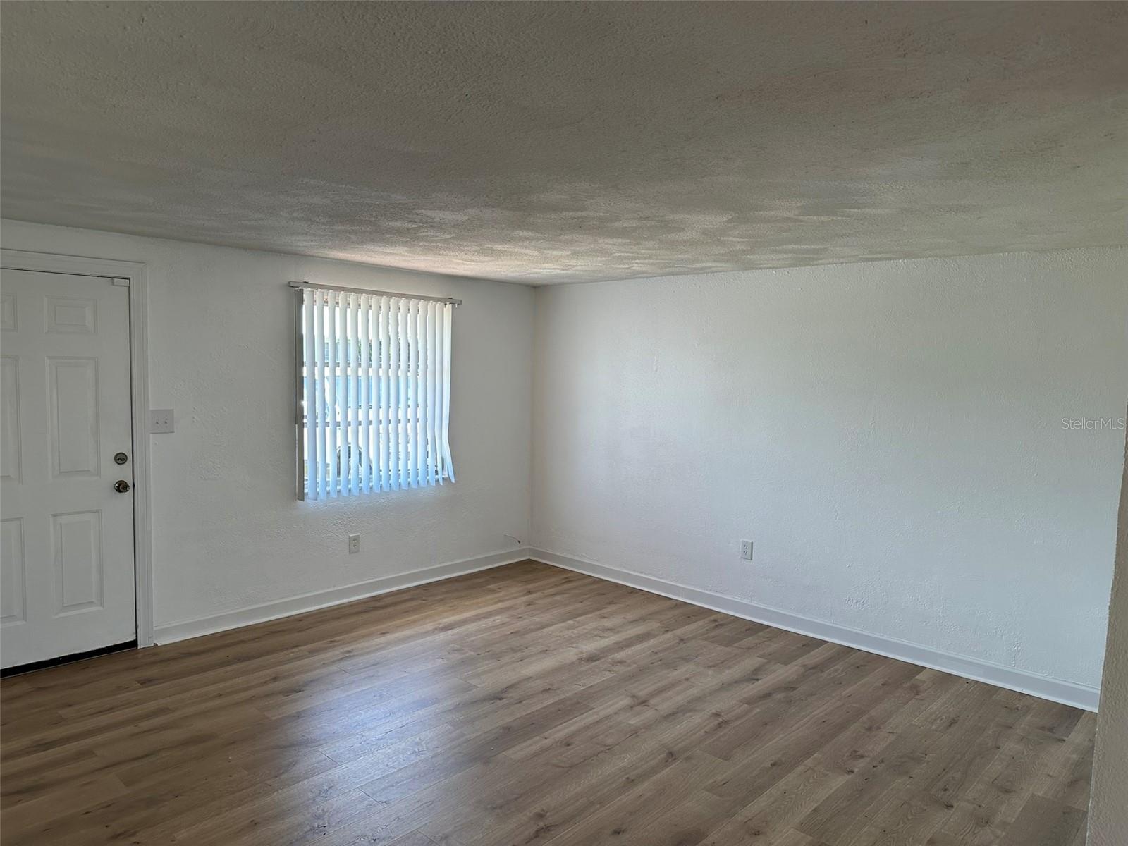 Image 2 of 13 For 194 Garden Avenue Nw