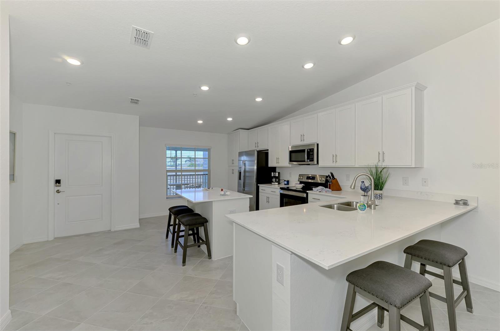 Image 17 of 100 For 12470 Wellen Golf Street 208