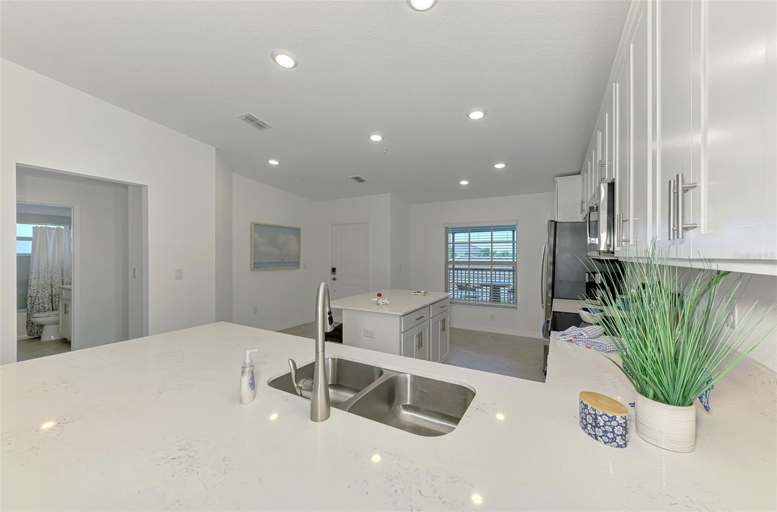 Image 19 of 100 For 12470 Wellen Golf Street 208