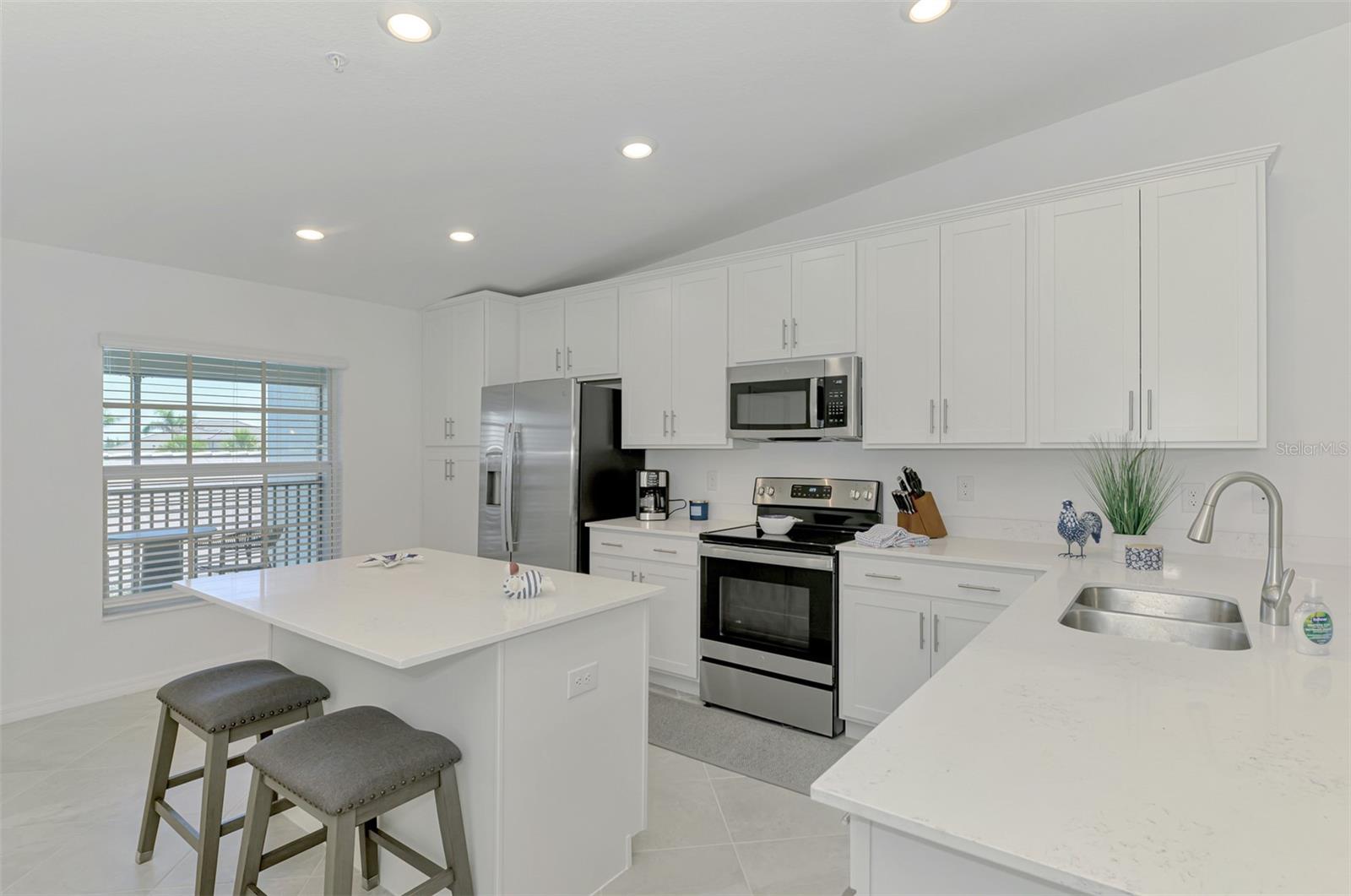 Image 20 of 100 For 12470 Wellen Golf Street 208