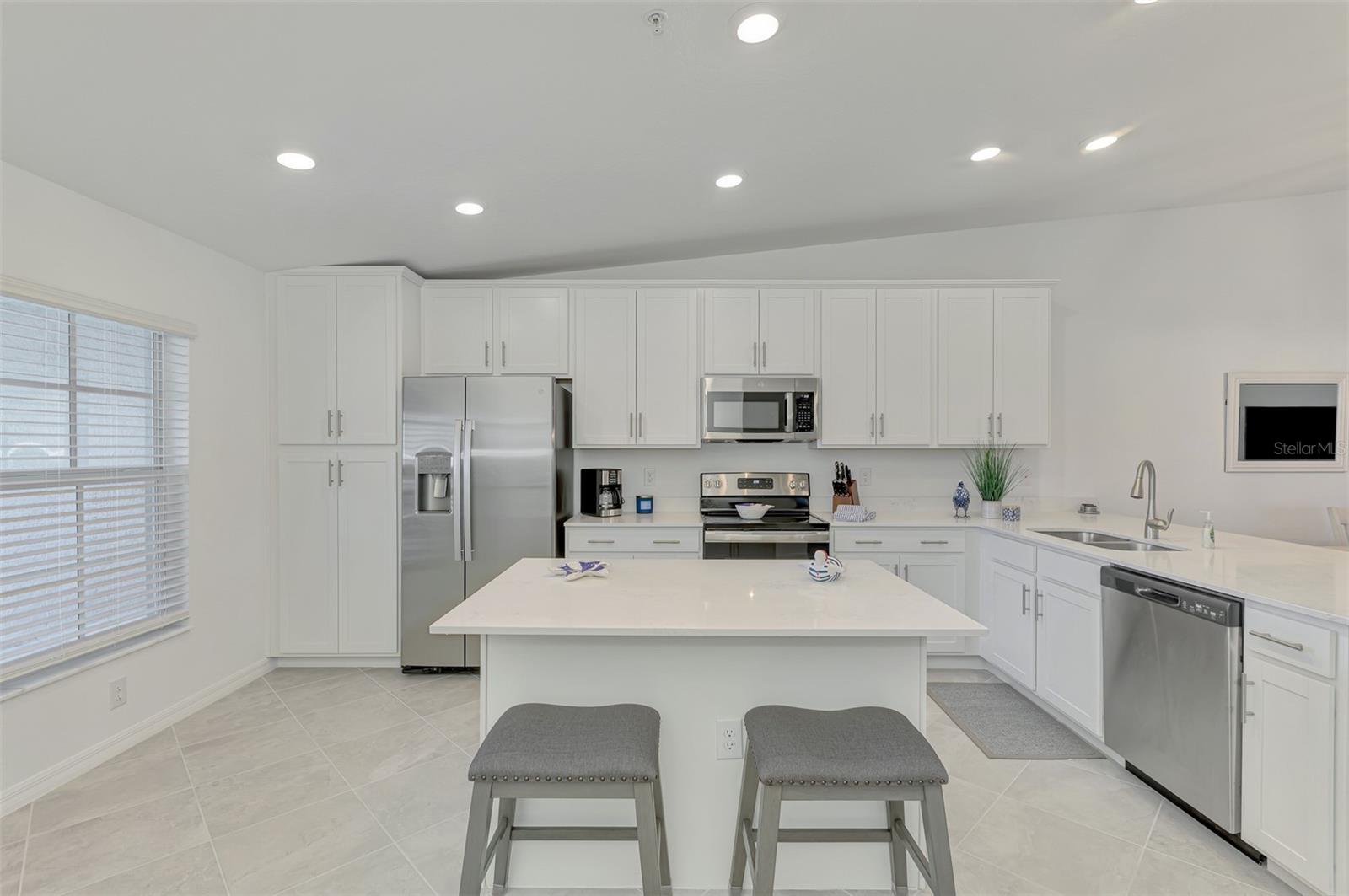 Image 21 of 100 For 12470 Wellen Golf Street 208