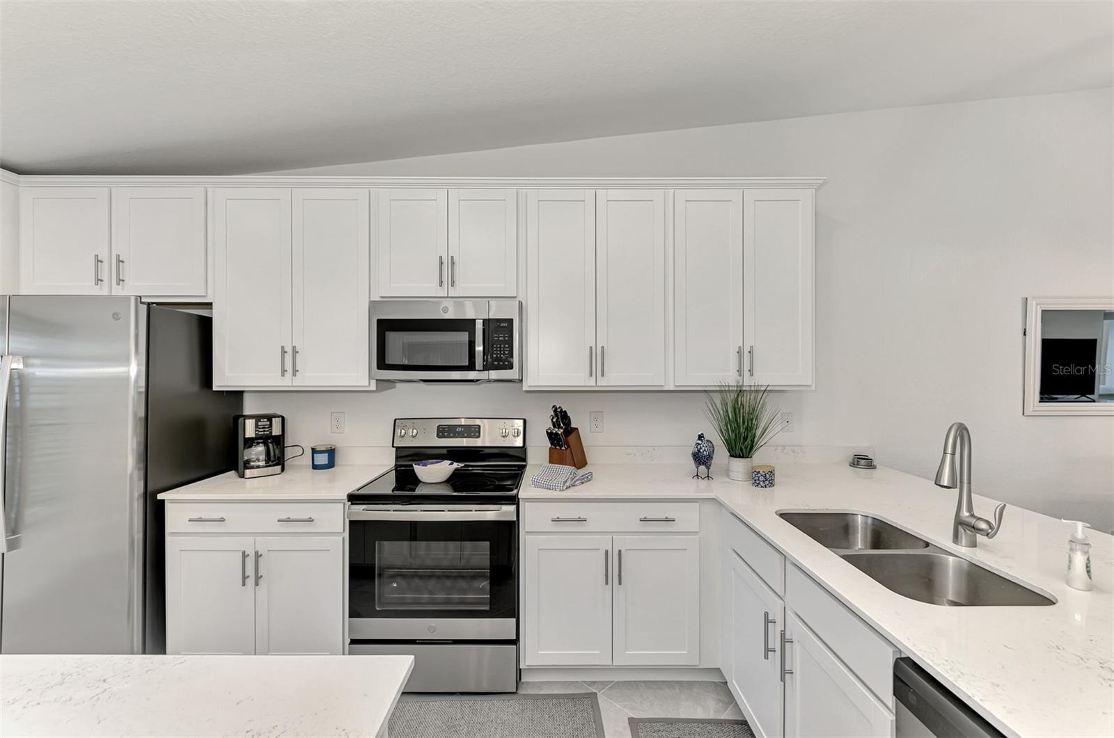 Image 22 of 100 For 12470 Wellen Golf Street 208