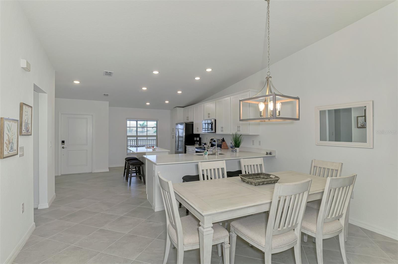 Image 27 of 100 For 12470 Wellen Golf Street 208