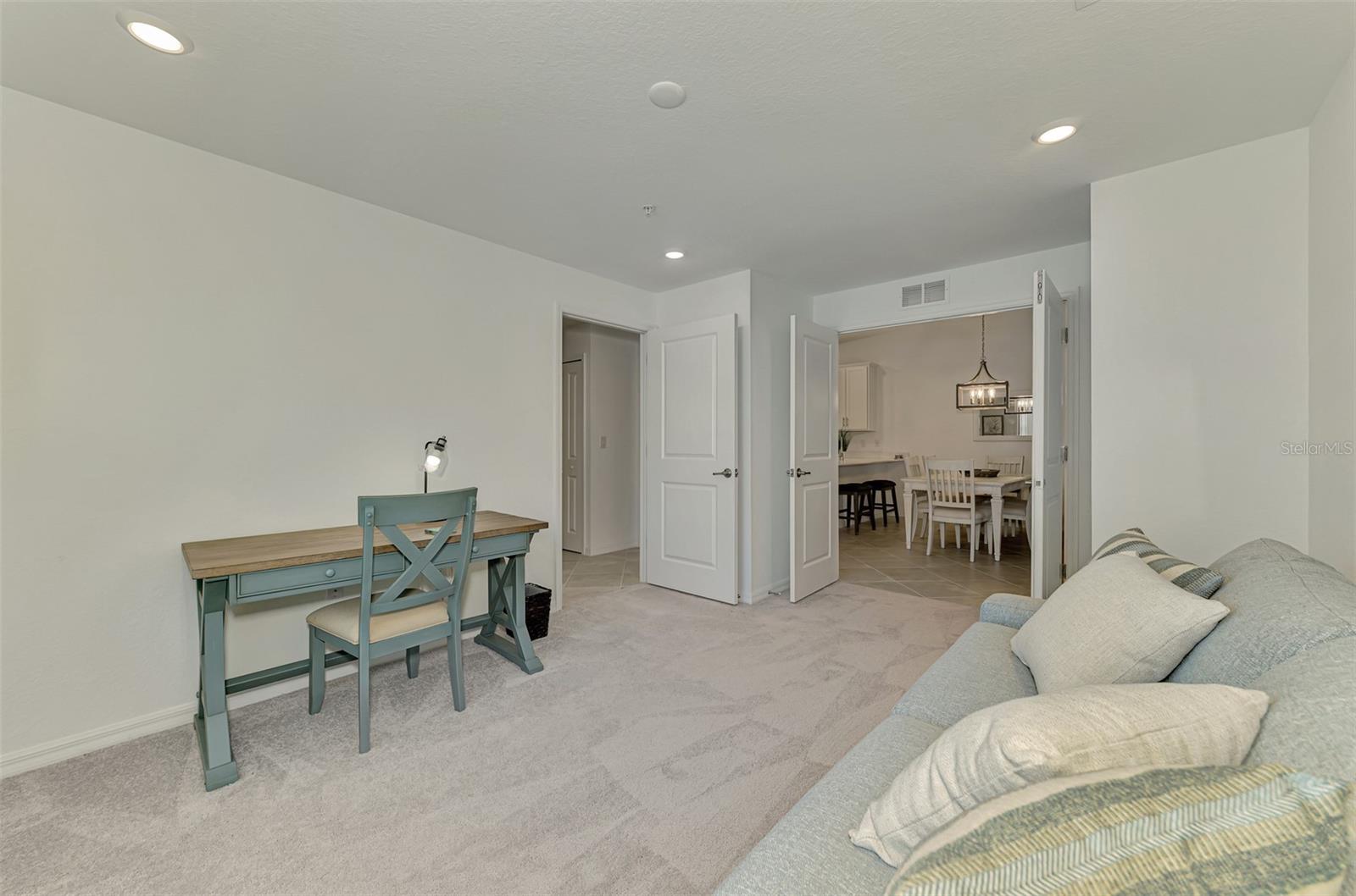 Image 42 of 100 For 12470 Wellen Golf Street 208