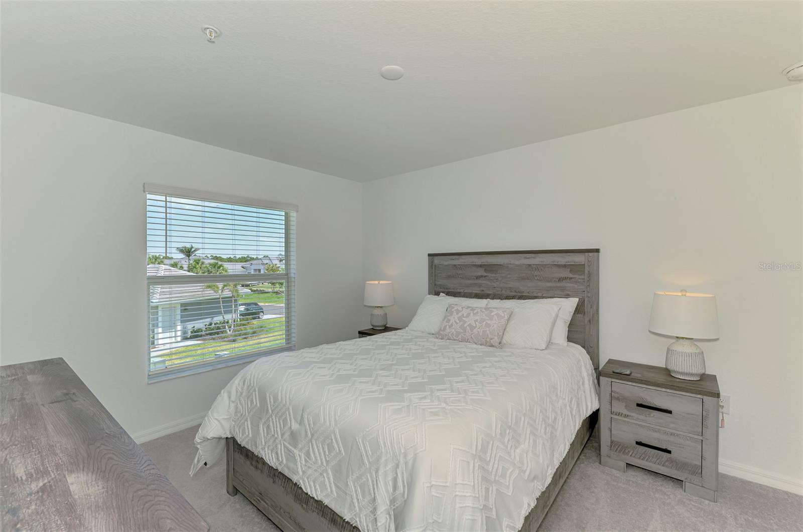 Image 44 of 100 For 12470 Wellen Golf Street 208