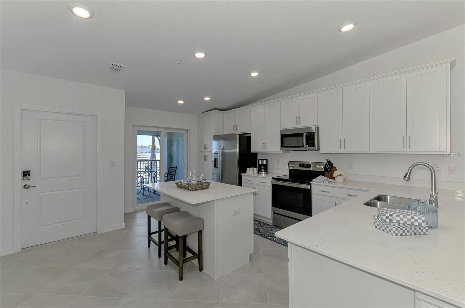 Image 19 of 100 For 12470 Wellen Golf Street 207
