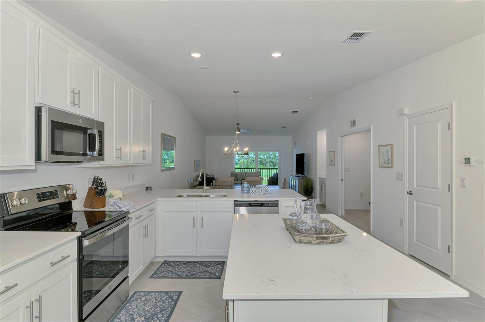 Image 24 of 100 For 12470 Wellen Golf Street 207