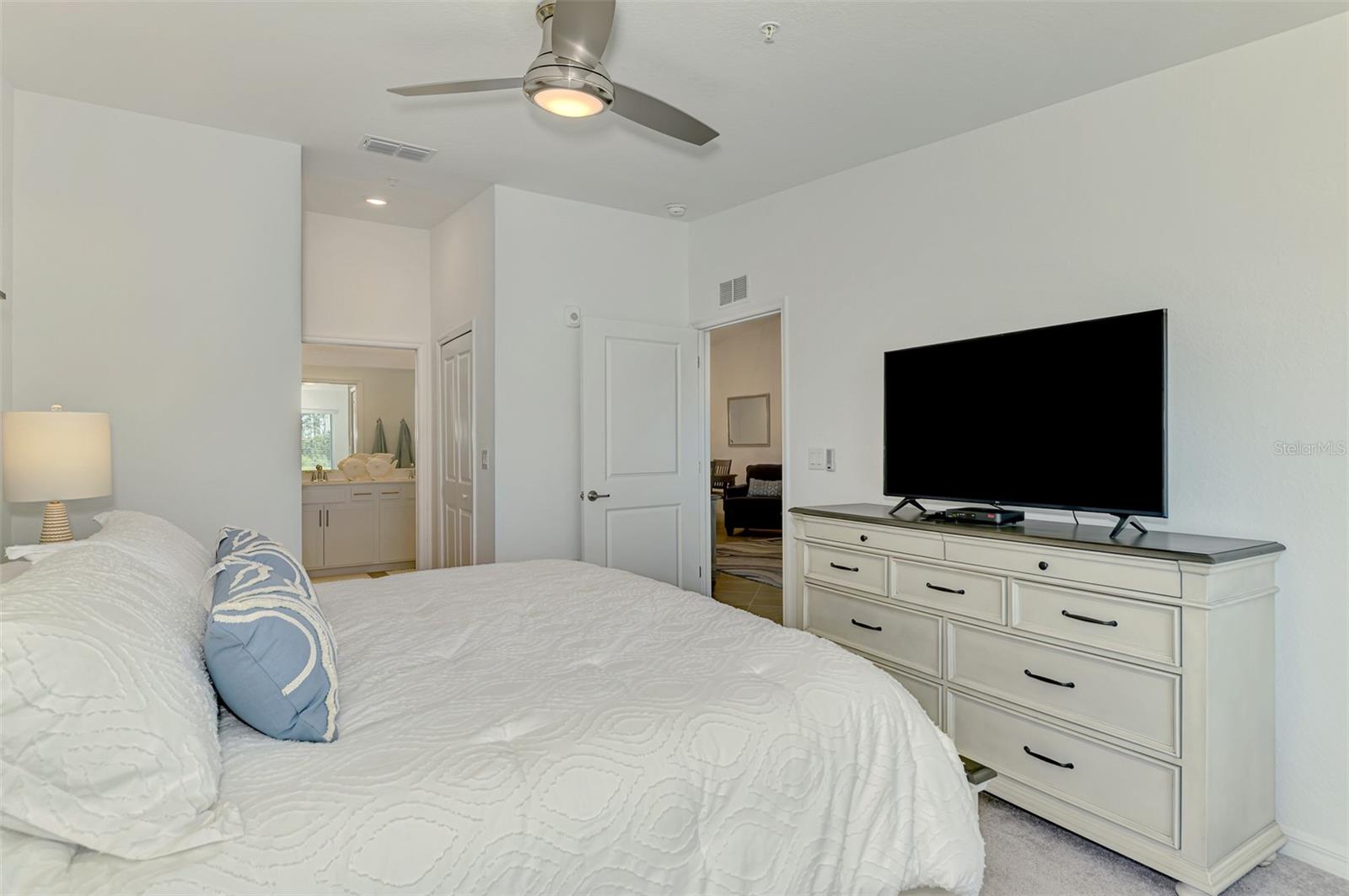 Image 37 of 100 For 12470 Wellen Golf Street 207