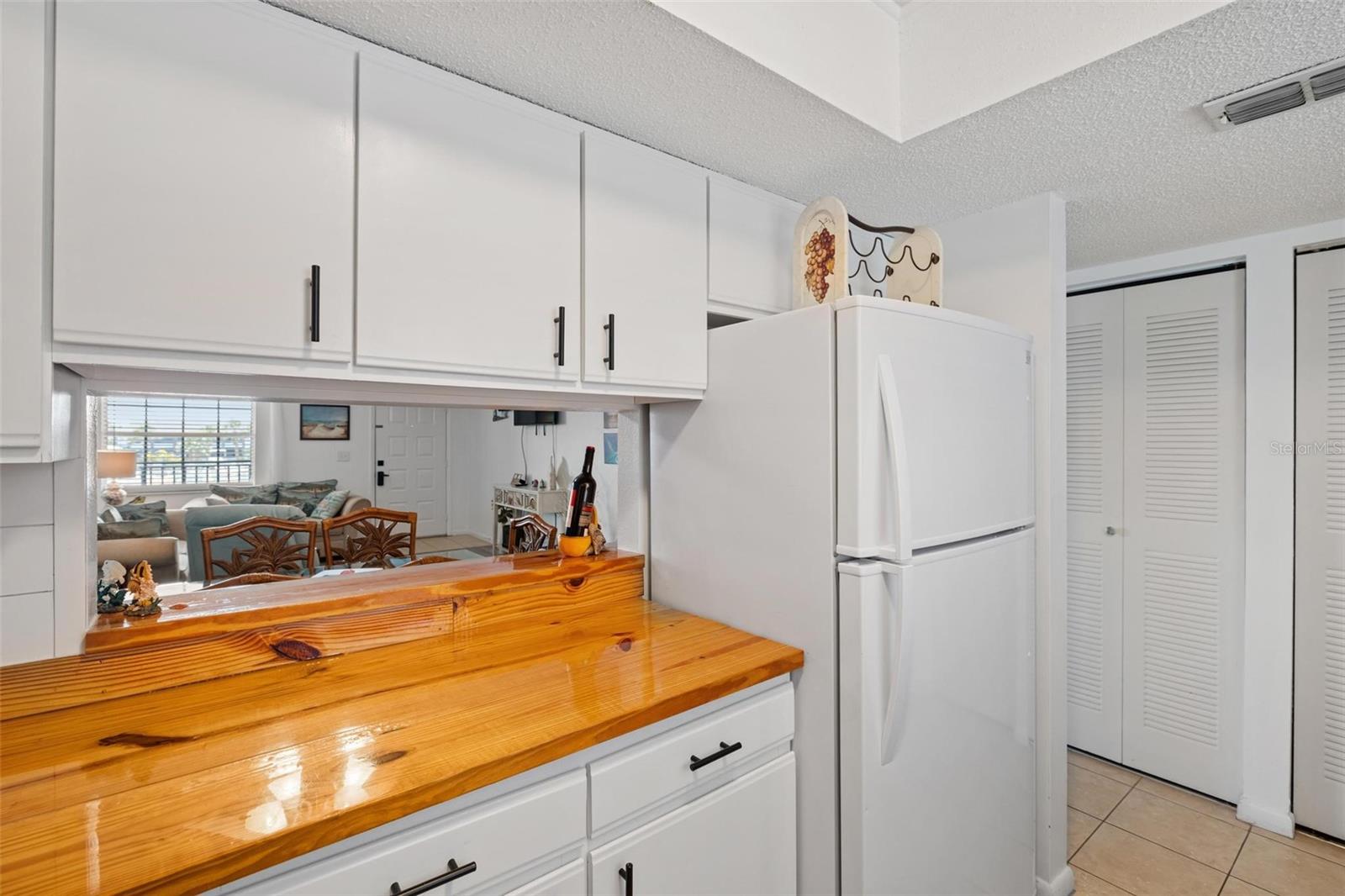 Image 16 of 40 For 1531 Placida Road 201