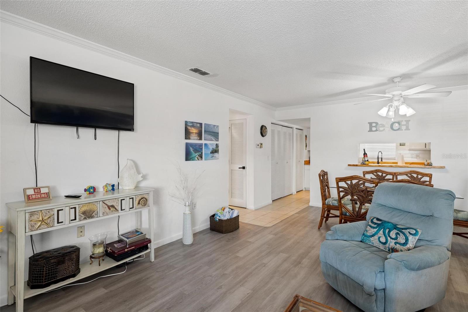 Image 6 of 40 For 1531 Placida Road 201