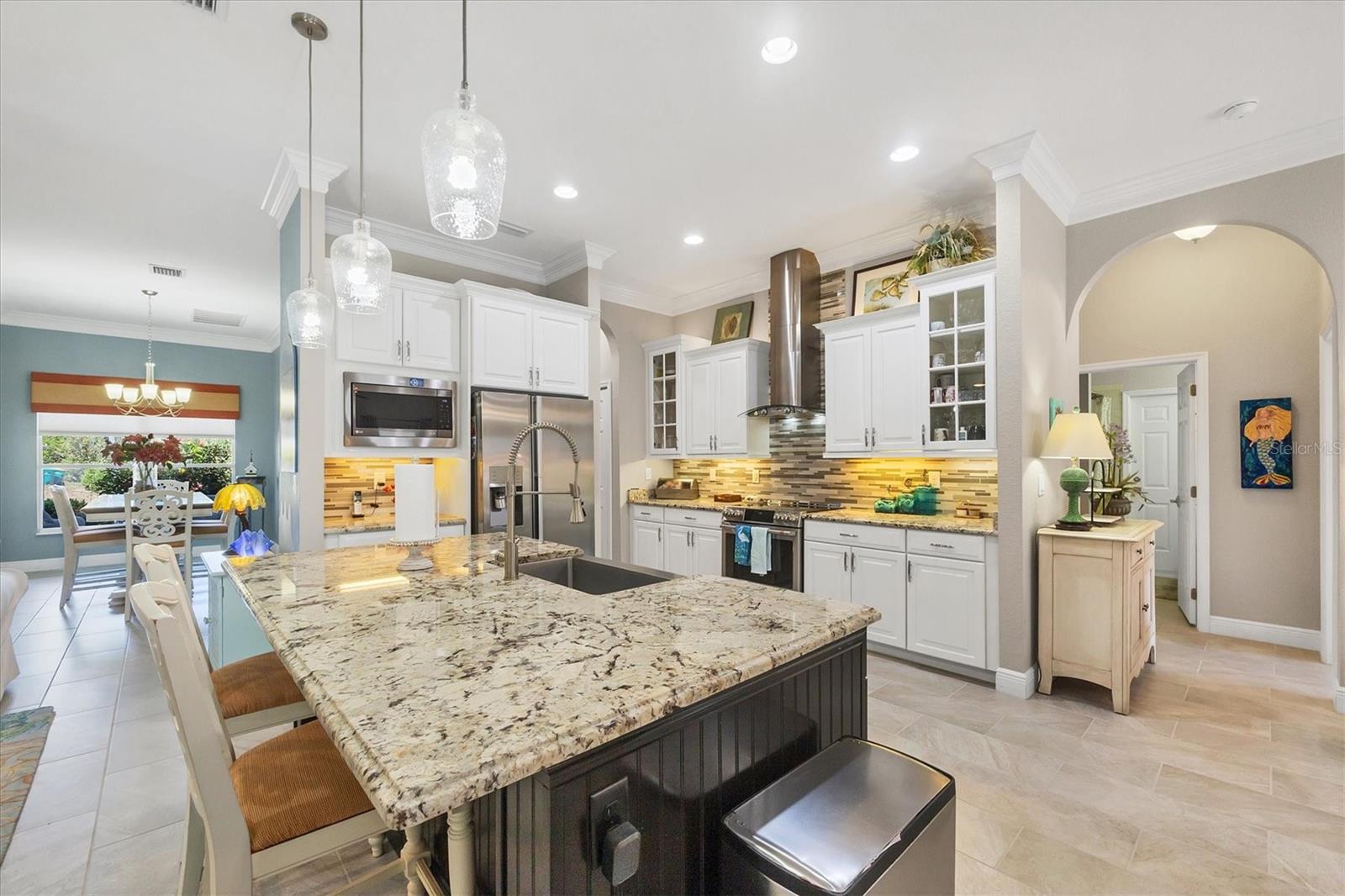 Image 13 of 55 For 9574 Arsipe Circle