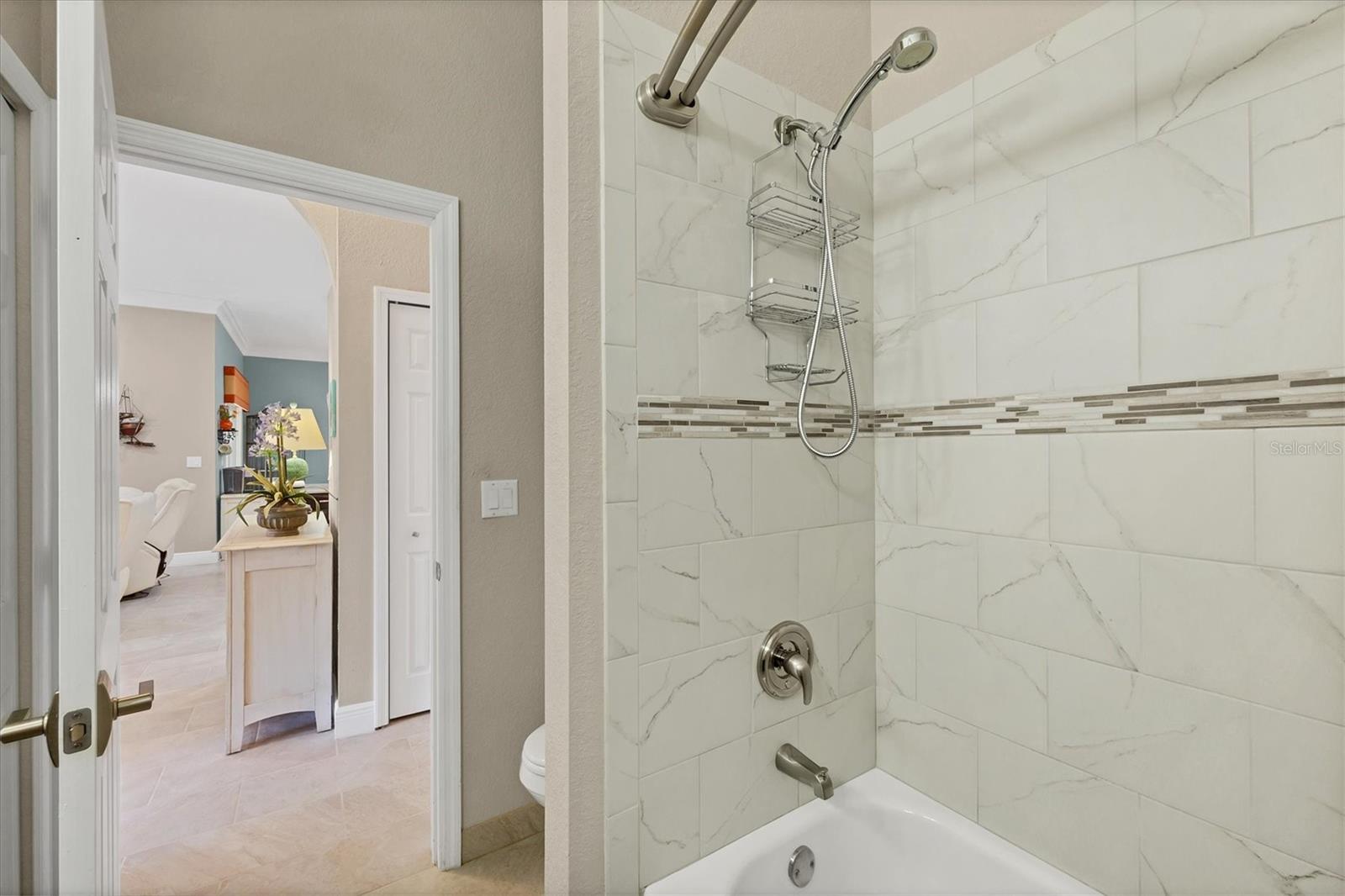 Image 18 of 55 For 9574 Arsipe Circle