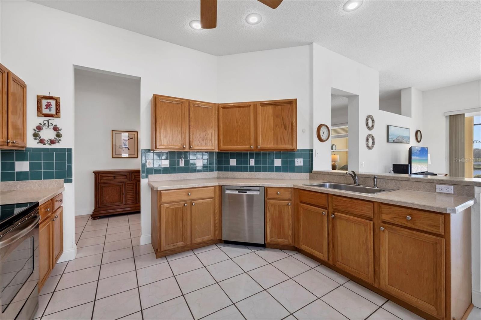 Image 11 of 41 For 4115 Hemingway Drive
