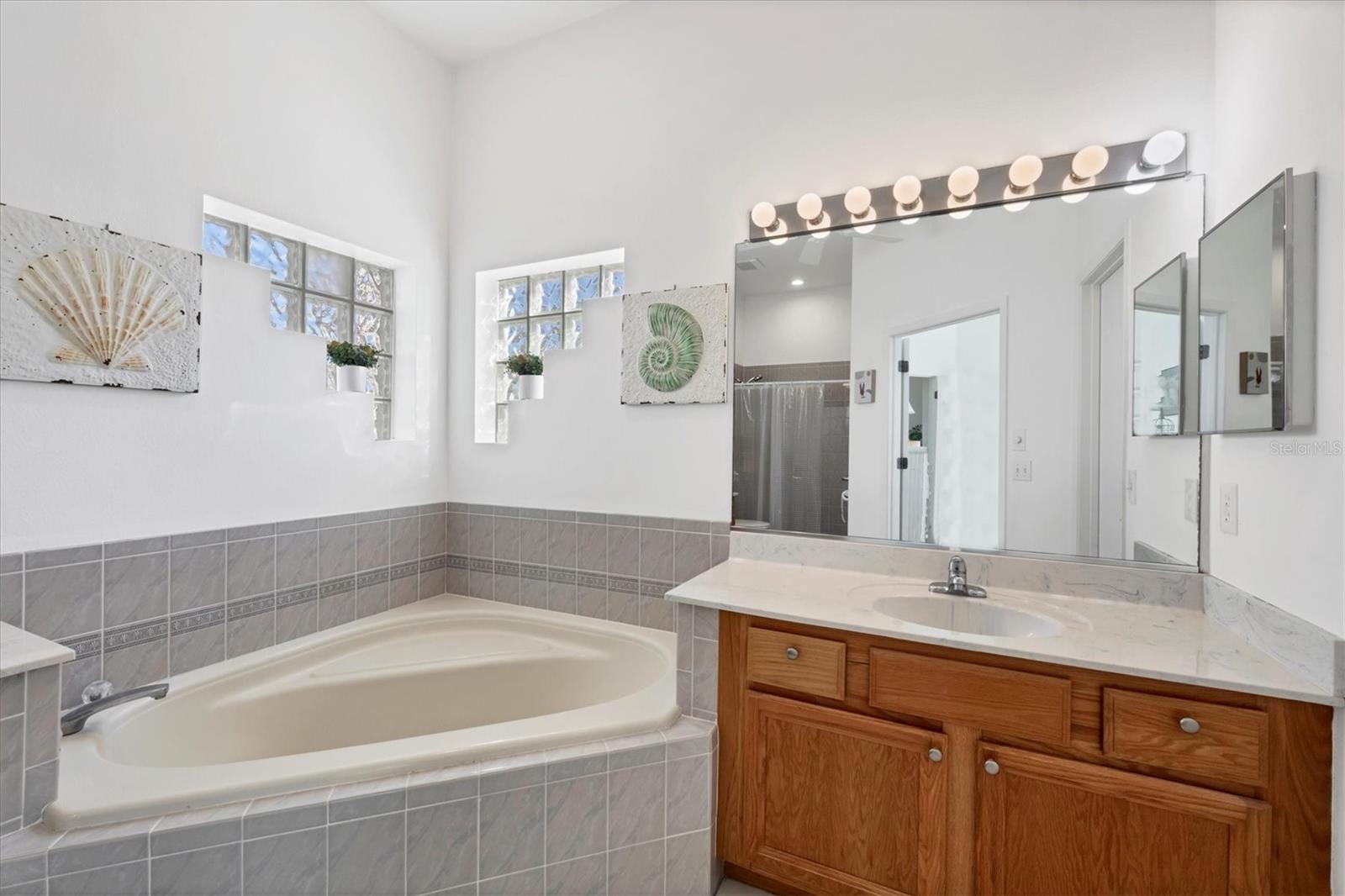 Image 19 of 41 For 4115 Hemingway Drive