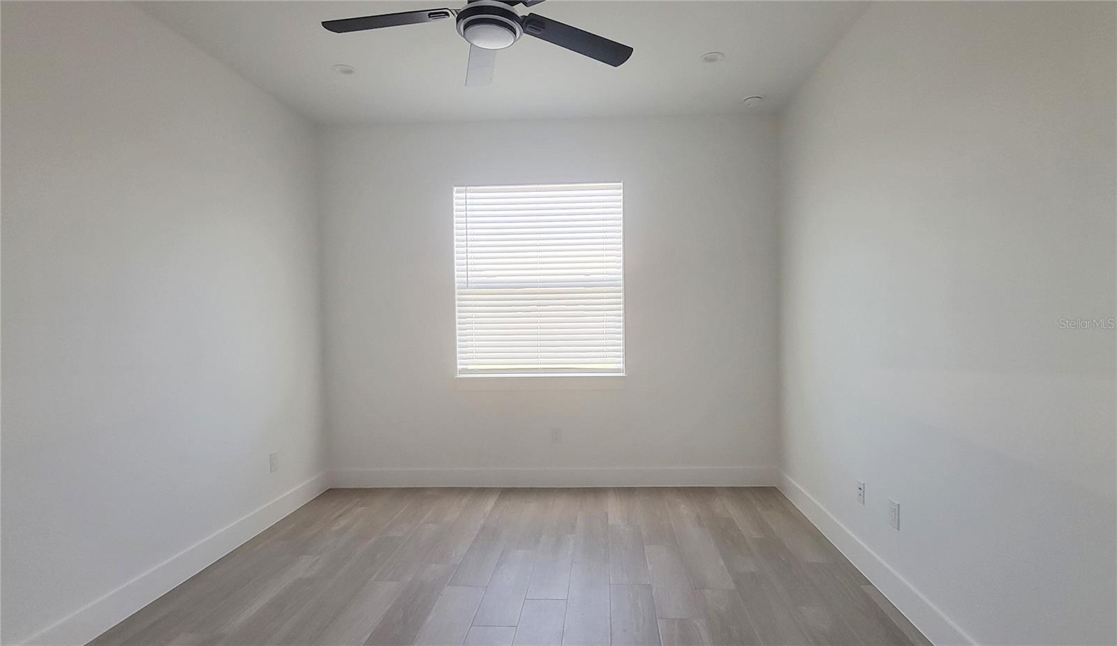 Image 5 of 13 For 8551 Agate Street