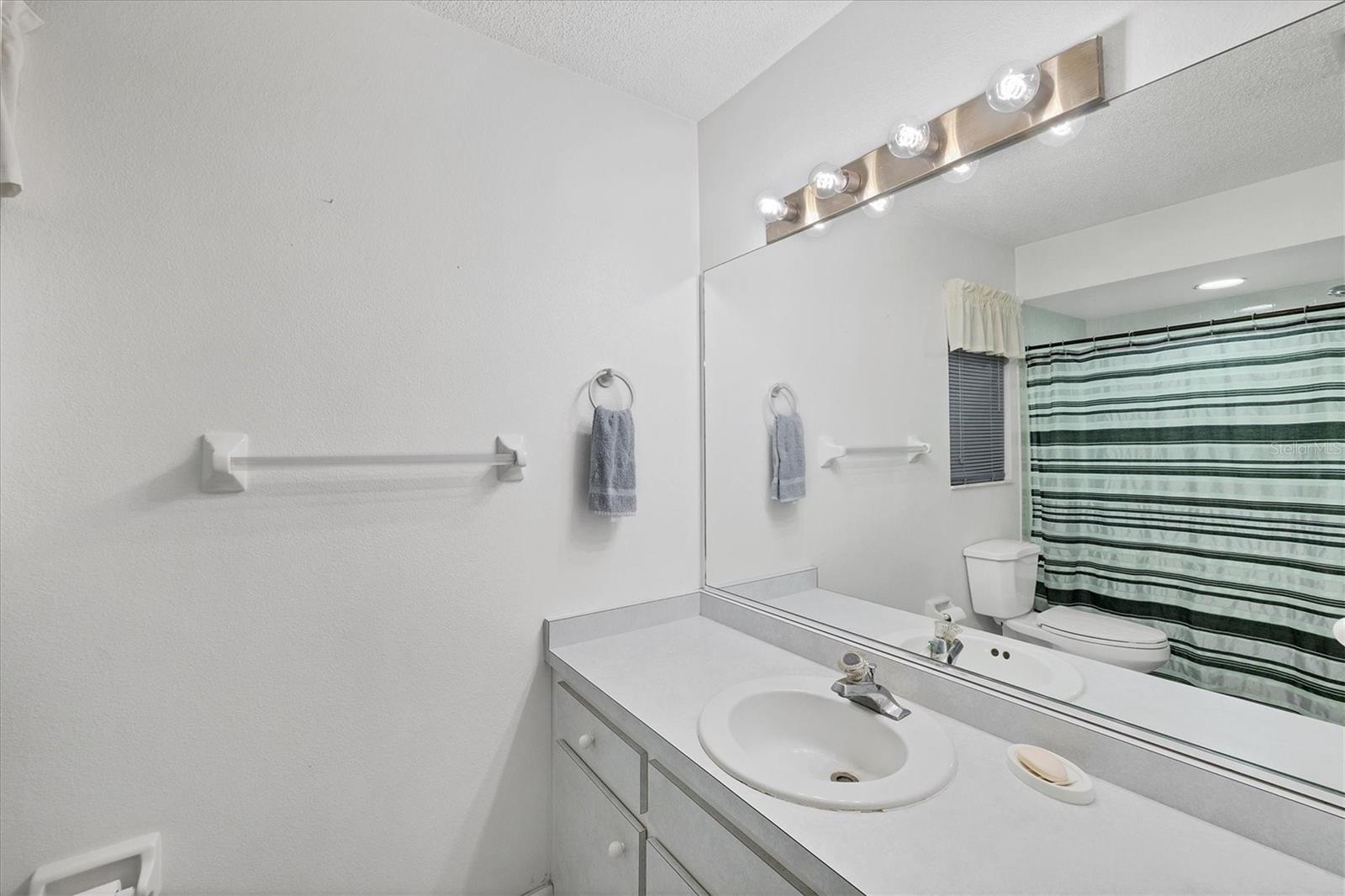 Image 16 of 45 For 11869 Newgate Avenue
