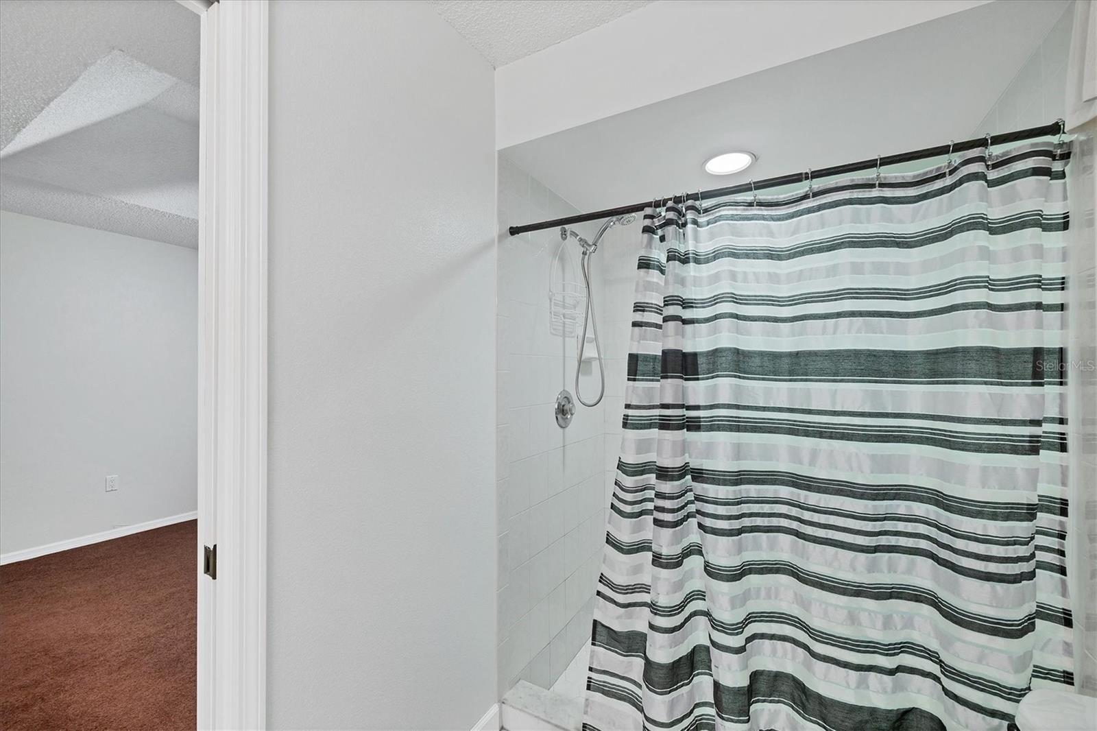 Image 17 of 45 For 11869 Newgate Avenue