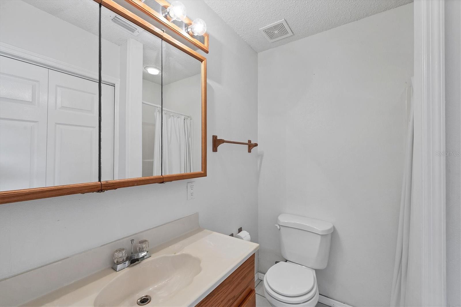 Image 21 of 45 For 11869 Newgate Avenue