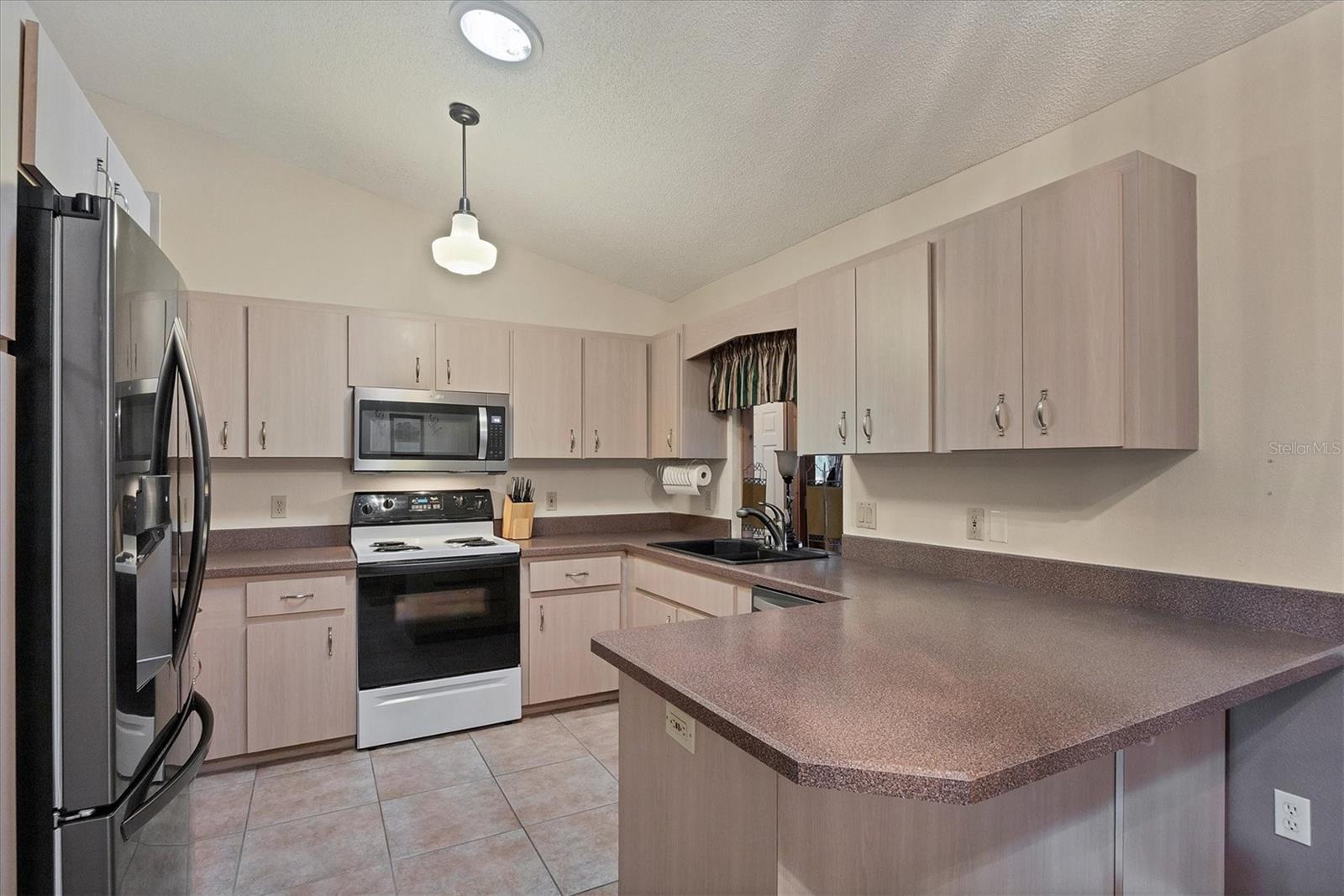 Image 9 of 45 For 11869 Newgate Avenue