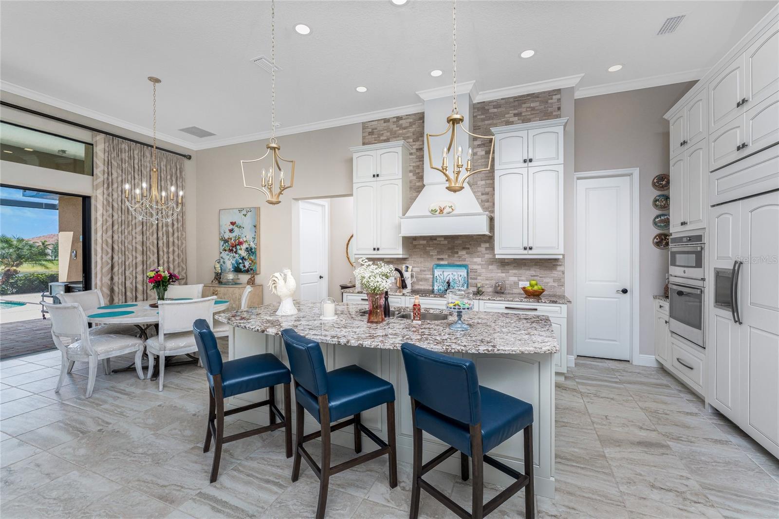Image 16 of 77 For 257 Corelli Drive