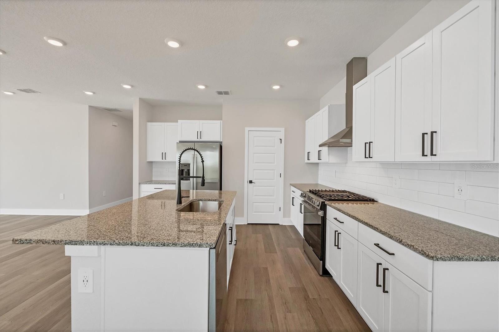 Image 15 of 74 For 11341 Whistler Street