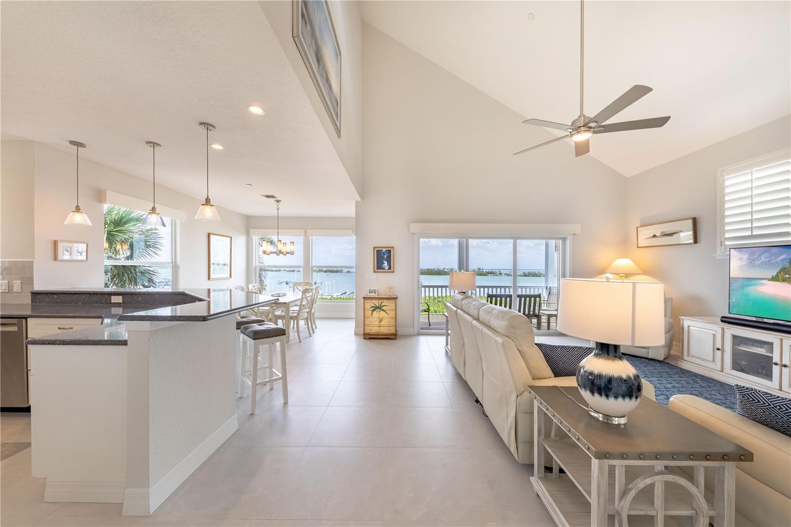 Image 11 of 39 For 16716 Grande Quay Drive