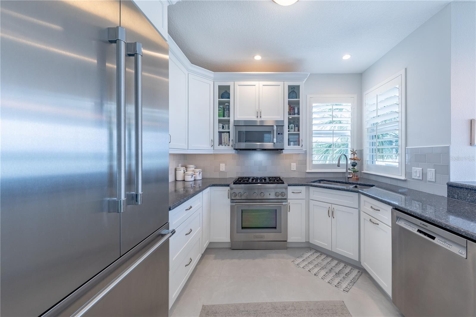 Image 13 of 39 For 16716 Grande Quay Drive