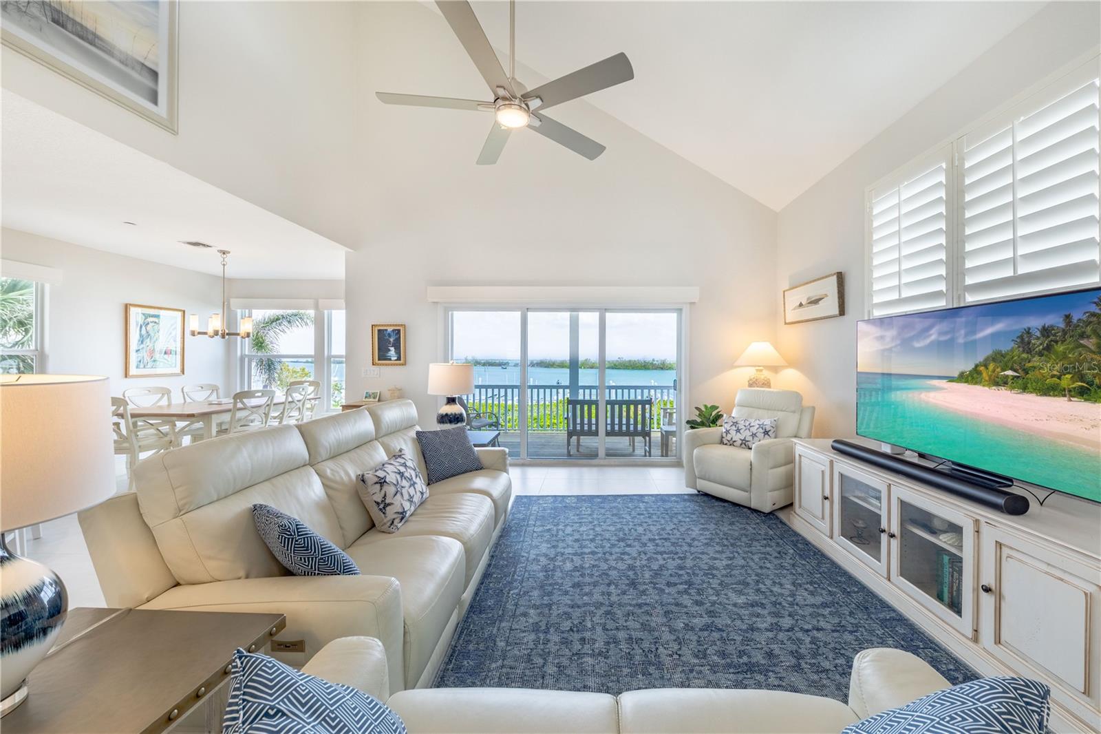 Image 16 of 39 For 16716 Grande Quay Drive