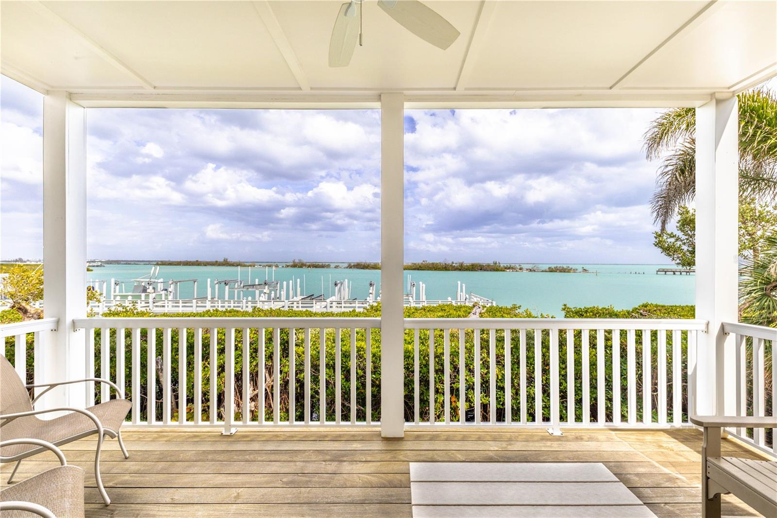 Image 19 of 39 For 16716 Grande Quay Drive