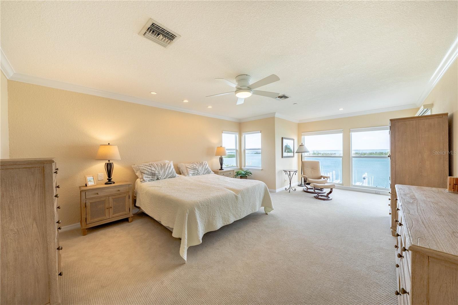 Image 21 of 39 For 16716 Grande Quay Drive
