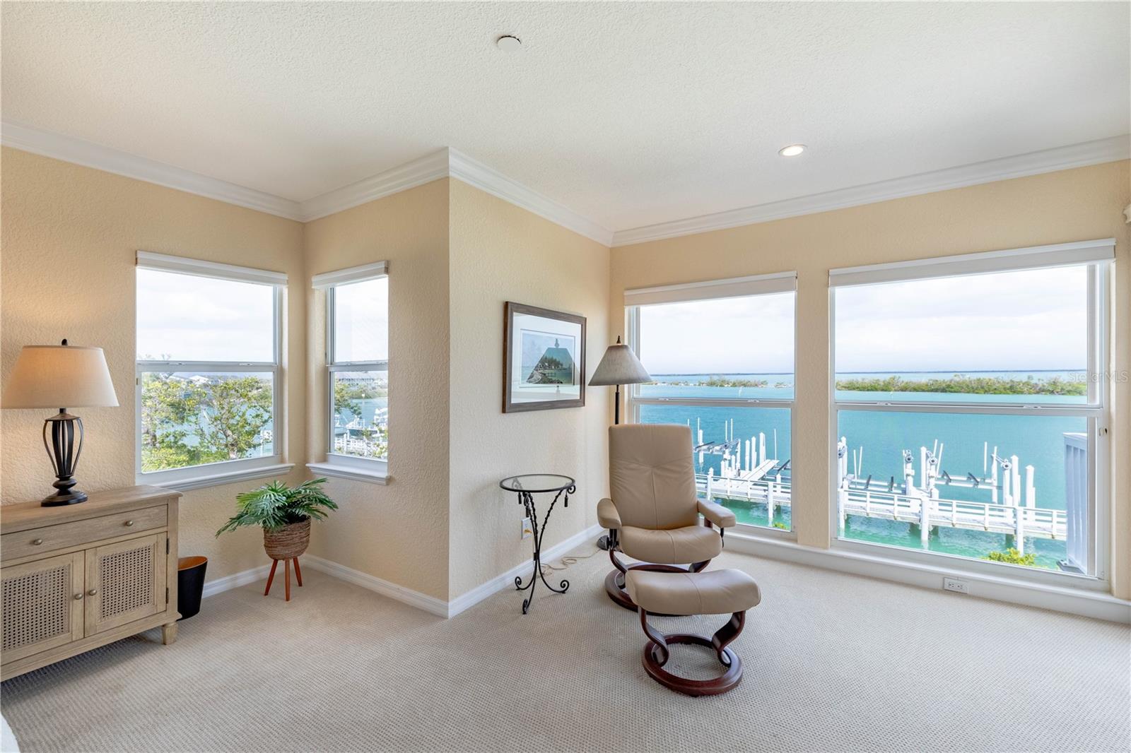 Image 22 of 39 For 16716 Grande Quay Drive