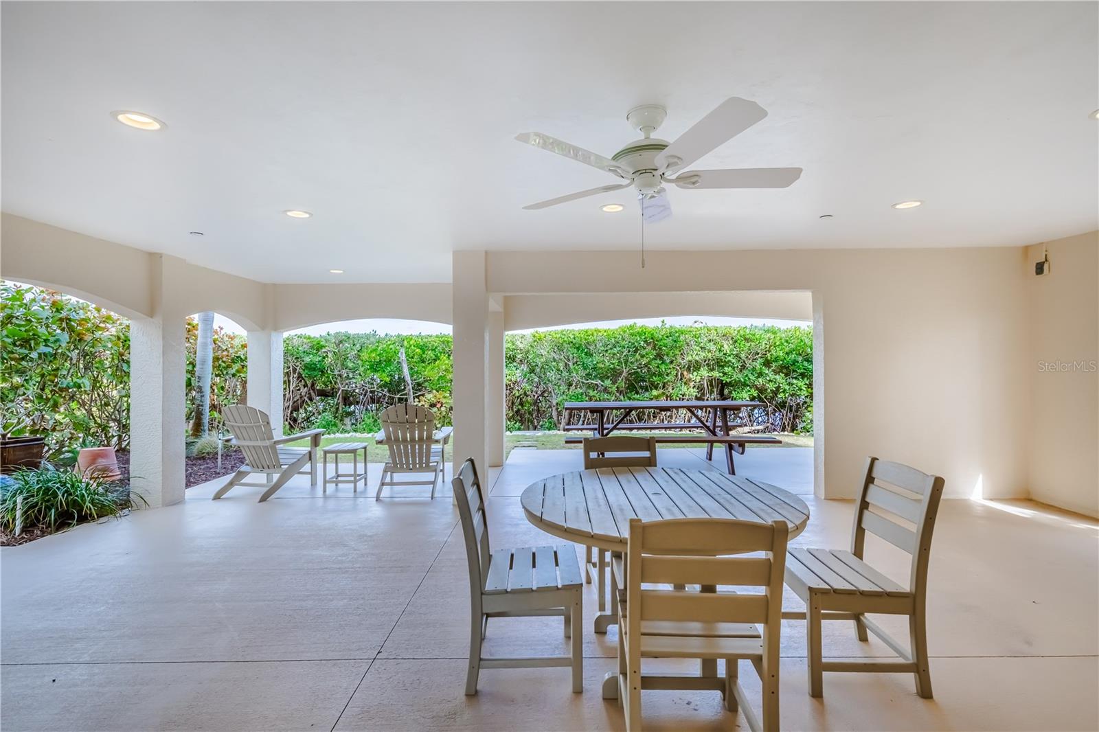 Image 31 of 39 For 16716 Grande Quay Drive