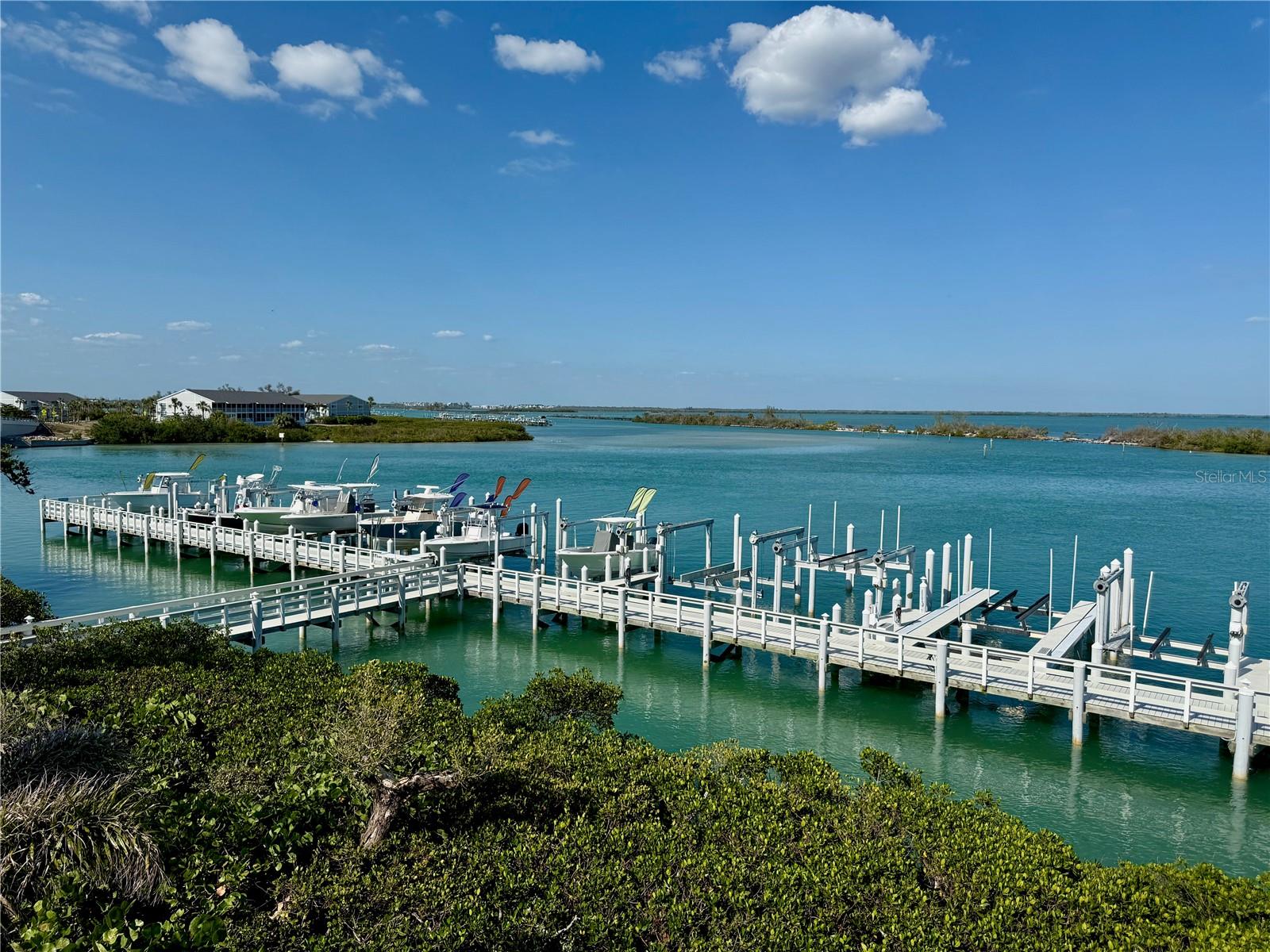 Image 36 of 39 For 16716 Grande Quay Drive
