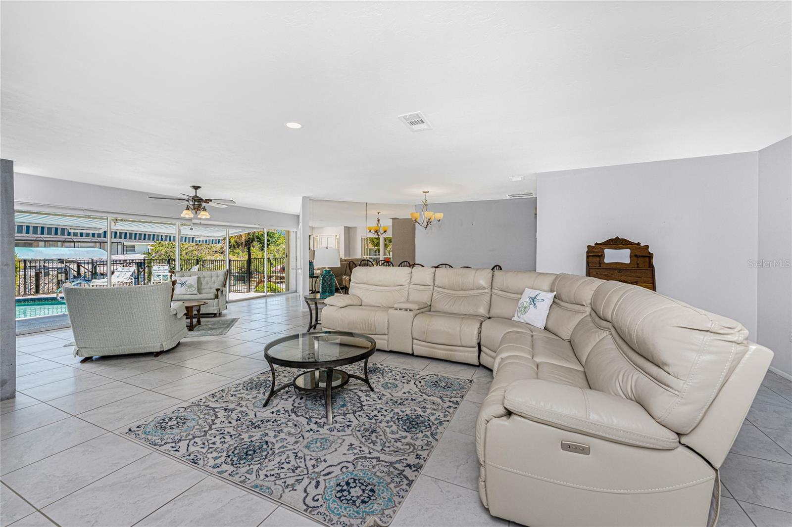 Image 10 of 67 For 2673 Titania Road