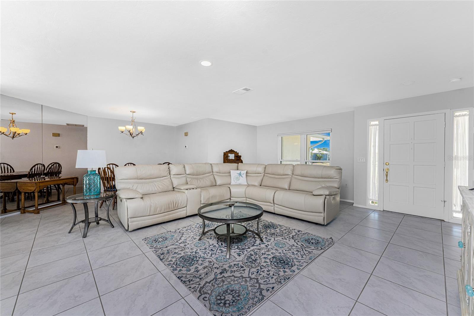 Image 11 of 67 For 2673 Titania Road