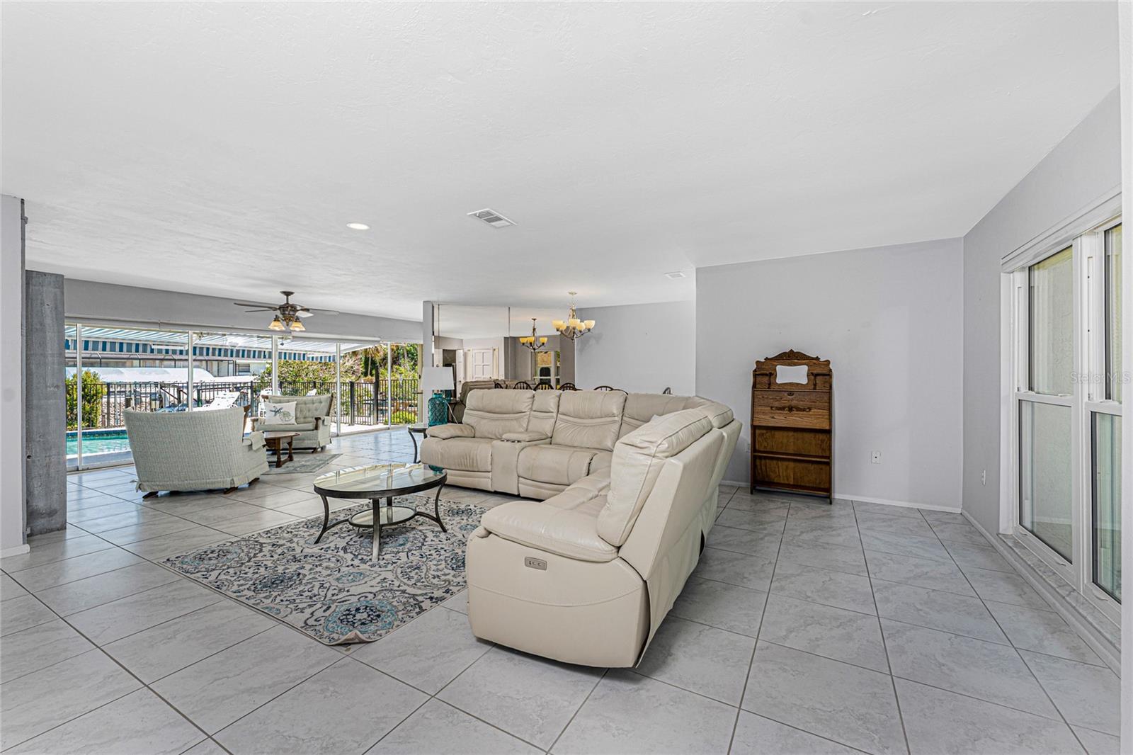 Image 13 of 67 For 2673 Titania Road